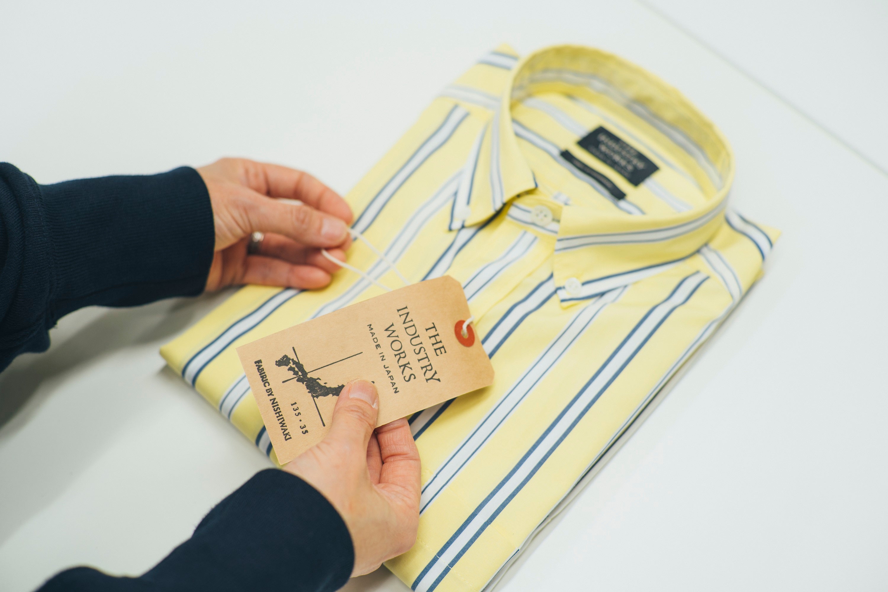 ふるさと納税 服 女 兵庫県 西脇市  THE INDUSTRY WORKS ベーシックスタンドカラーシャツ（ベージュ）・1着　TIW-W036（74-28） レディース カジュアルシャツ … THE INDUSTRY WORKS】ベーシックスタンドカラーシャツ・1着 TIW